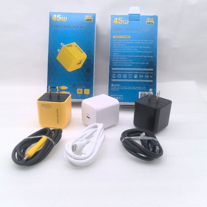 Factory Direct Sales PD20W Type-C Fast Charger Adapter for iPhone with Short Circuit Protection and Electric Function