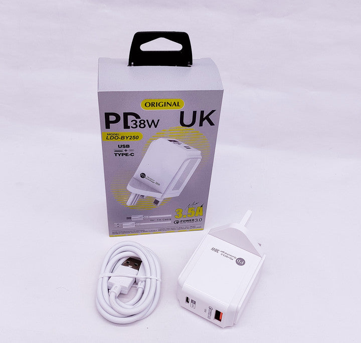 Factory Customization 18W 38 Watt Mobile Charger Chap Price 2 Usb Ports QC 3.0 and Type c PD Phone Charger