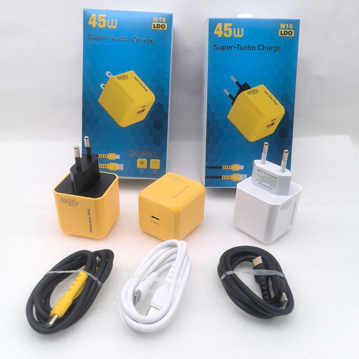 Factory Direct Sales PD20W Type-C Fast Charger Adapter for iPhone with Short Circuit Protection and Electric Function