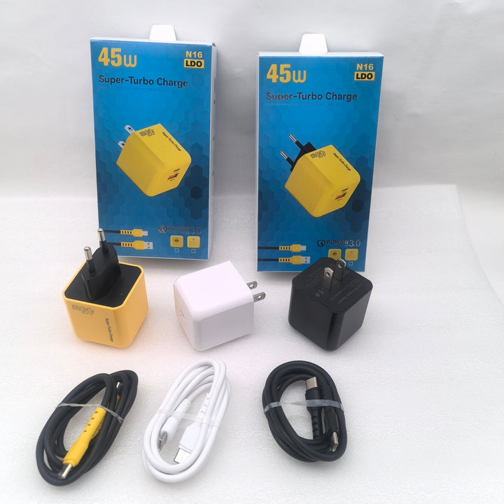 Factory Direct Sales PD20W Type-C Fast Charger Adapter for iPhone with Short Circuit Protection and Electric Function